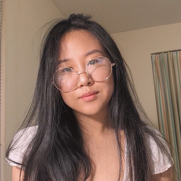 Meet your Posher, Heejin - Picture 1 of 1